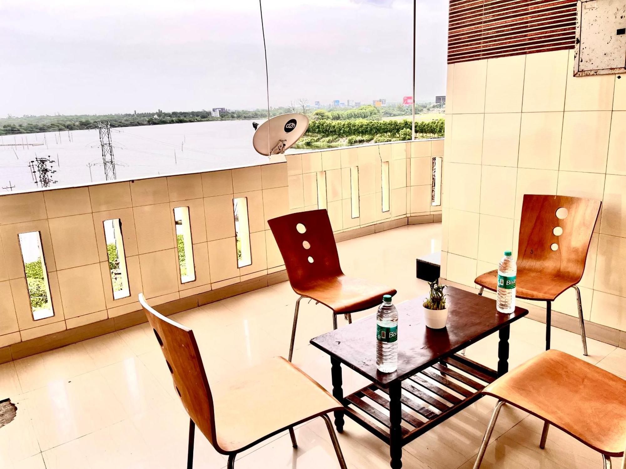 Hotel Sita Grand Shamshabad Buitenkant foto